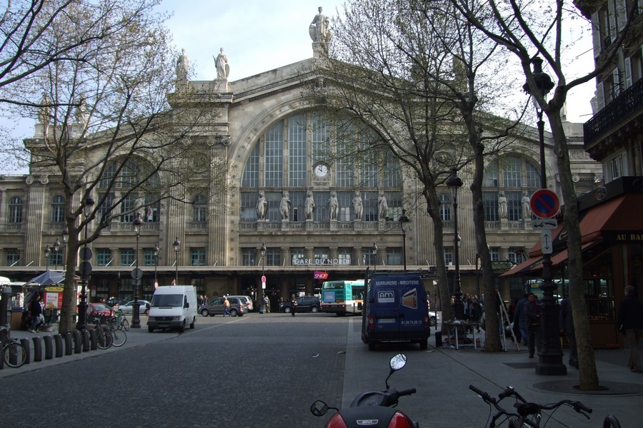 Filming location for Bourne Identity, car parked at Gare du Nord. Paris FR.